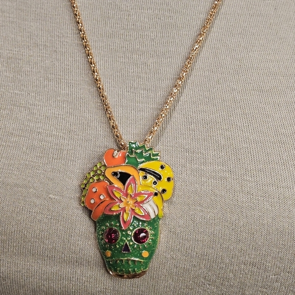 no name Jewelry - NWT GREEN SUGAR SKULL STATEMENT NECKLACE